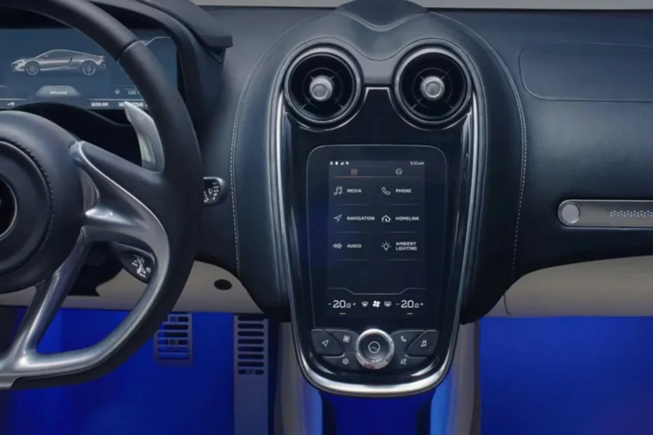 McLaren GT infotainment