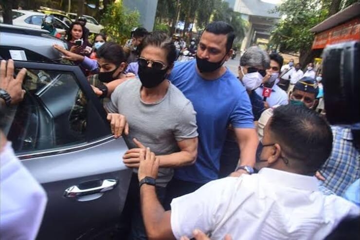 Shahrukh Khan visits jail  in Kia Seltos to meet Aryan Khan