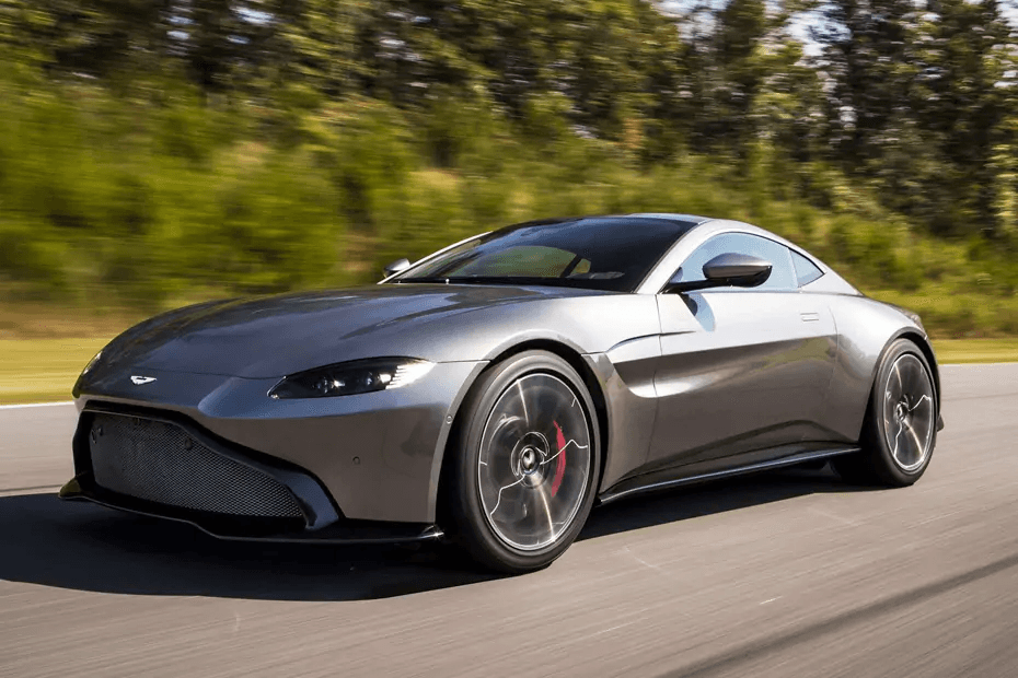 Aston Martin DBX front left view