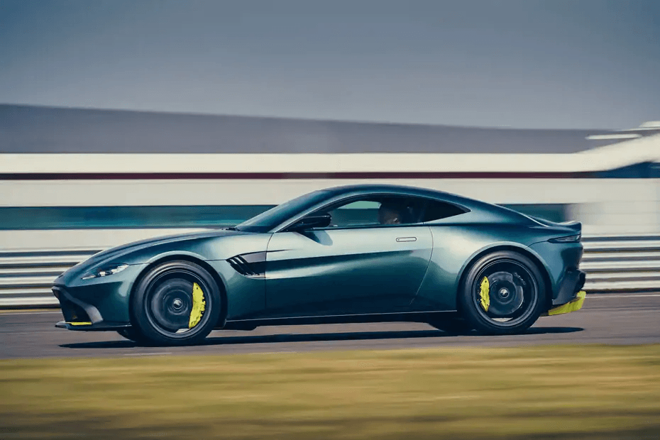 Aston Martin DBX left side view