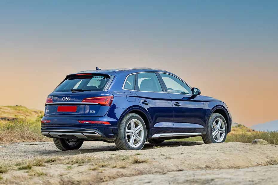 Audi-Q5 Right Side Rear View