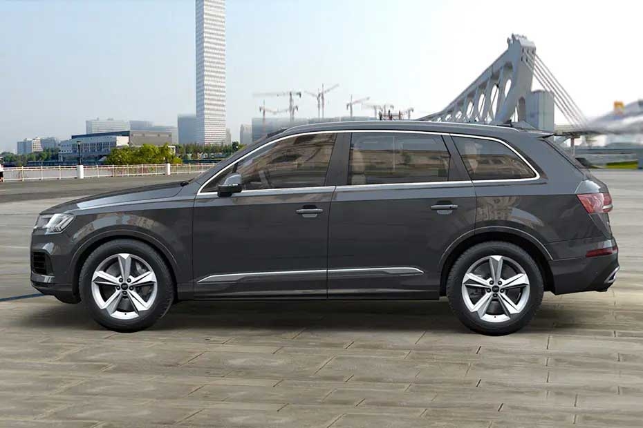 Audi-Q7 Left Side View