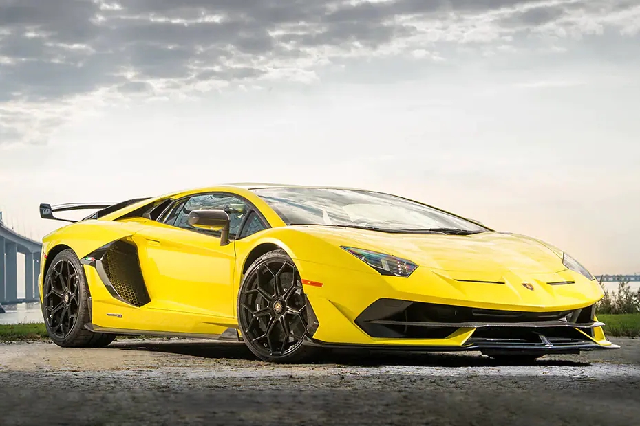 lamborghini aventador front right side view