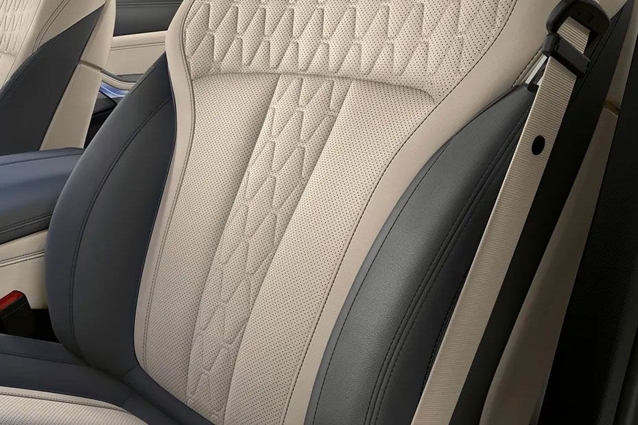 BMW_X7_seat.