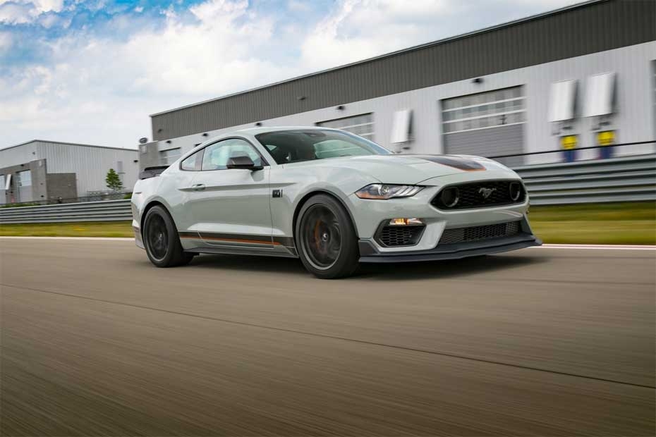 Ford Mustang 2022 Right Side Front View