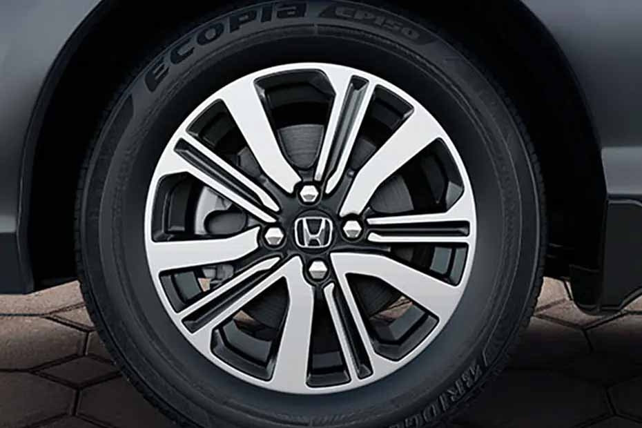 Honda Amaze tyre