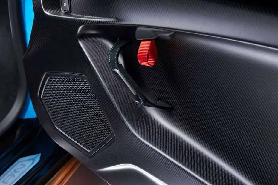 lamborghini Huracan EVO door