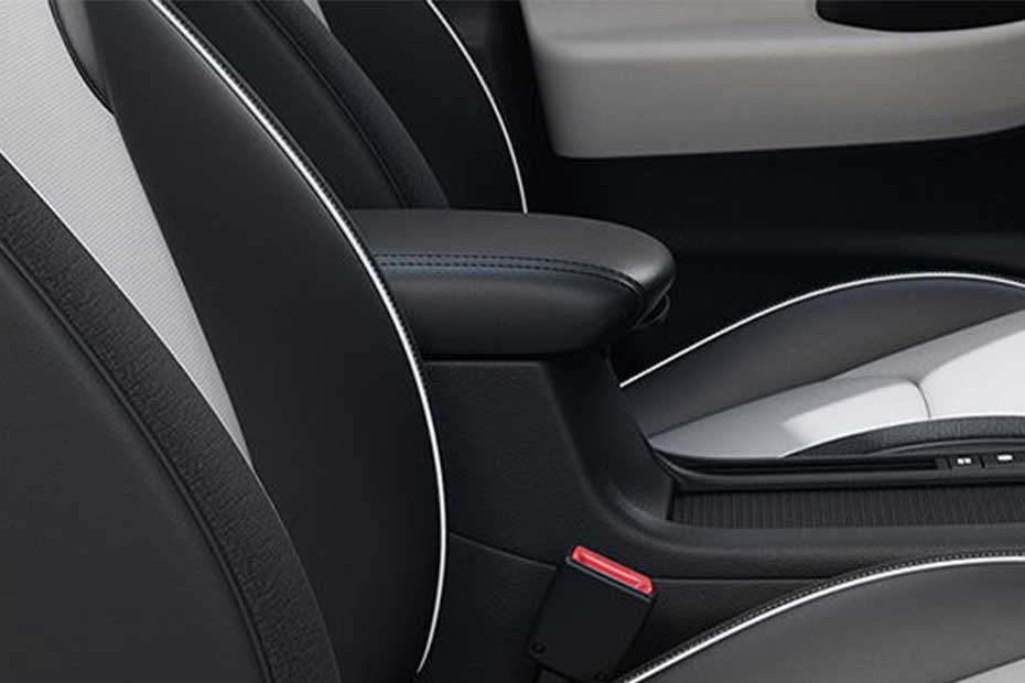 Hyundai-i30-sliding-front-armrest