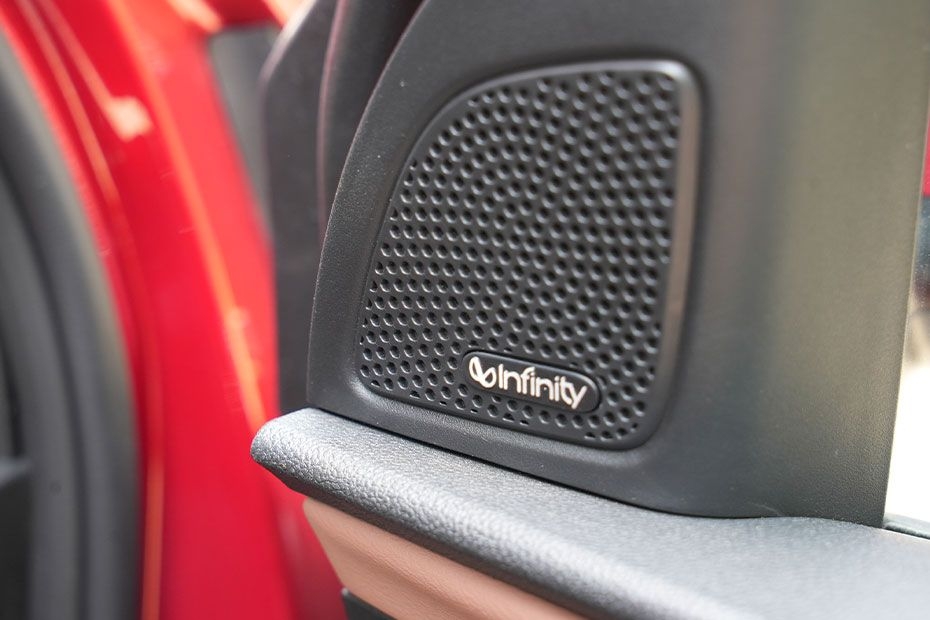 MG-Hector-Plus_speaker