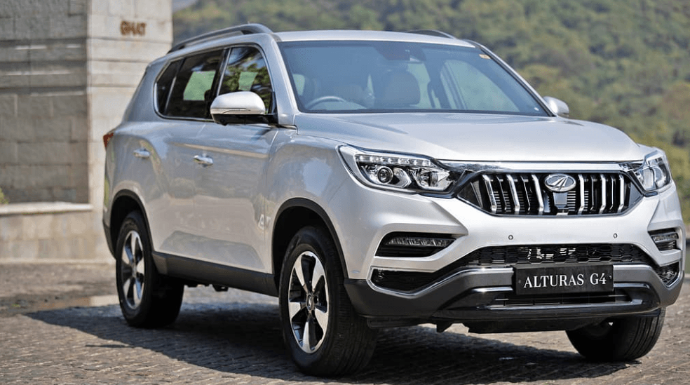 Review: Mahindra XUV700 MX Entry Variant  