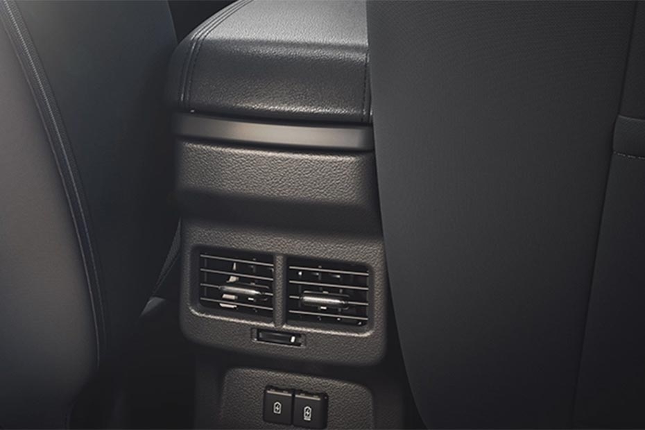 Maruti Brezza rear ac vents