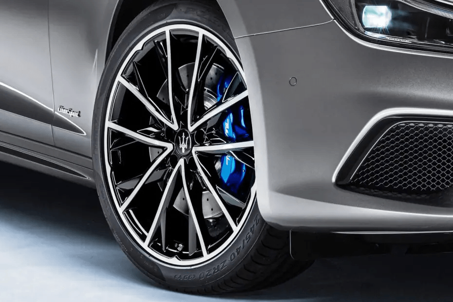 Maserati Ghibli front tyre