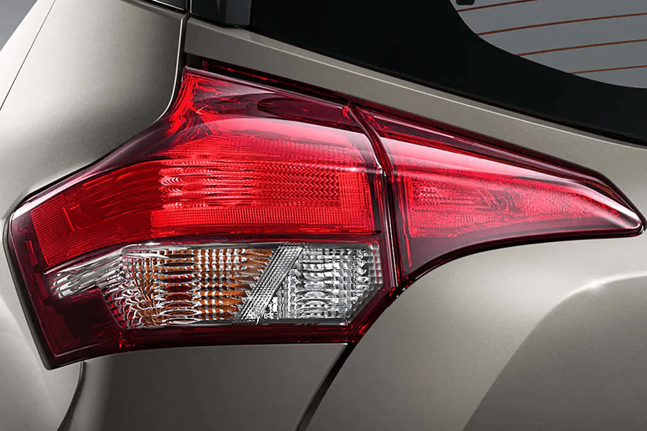 Nissan-Kicks Tail Light