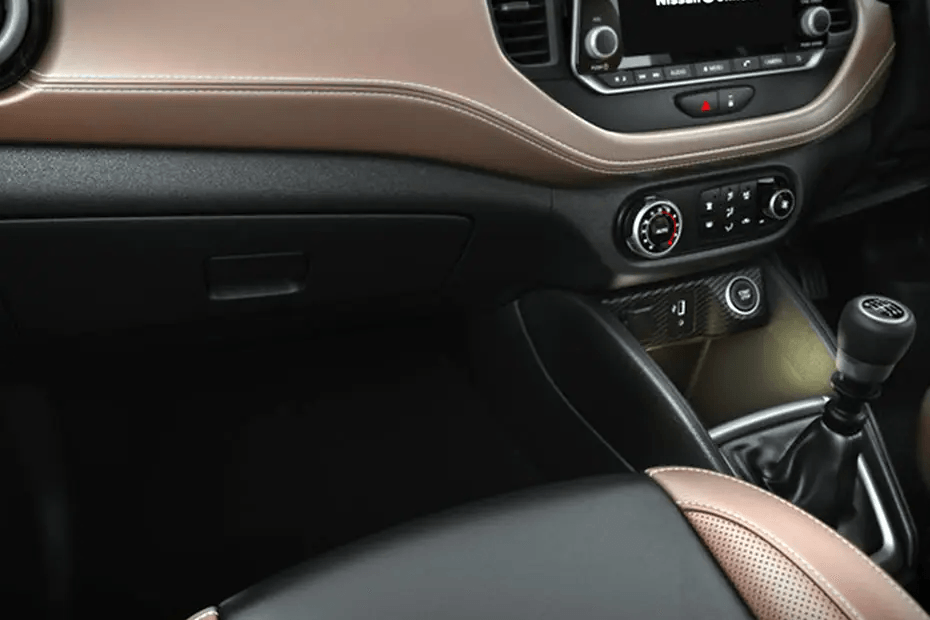 Nissan-Kicks Gear Shifter