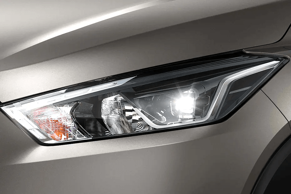 Nissan-Kicks Headlight