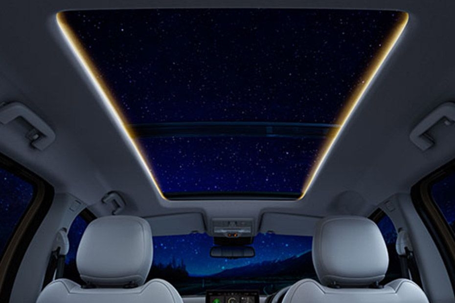 Tata Safari Panaromic sunroof