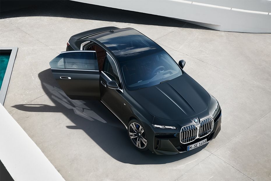 BMW 7-Series exterior image