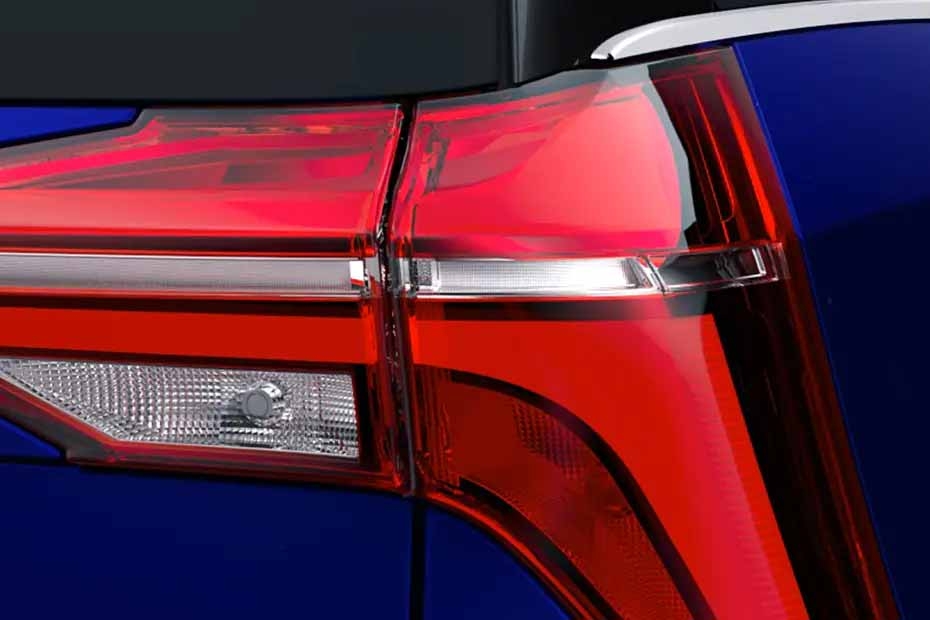 Mahindra XUV700 Tail Light