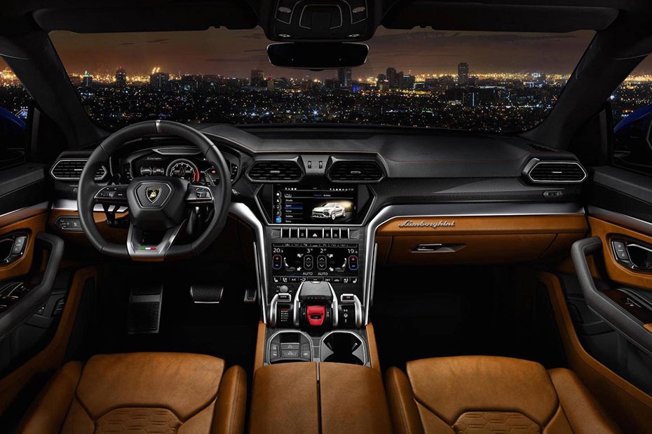 Lamborghini Urus dashboard