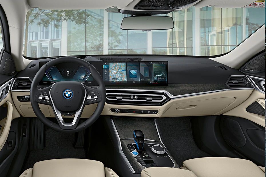 BMW i4 dashboard