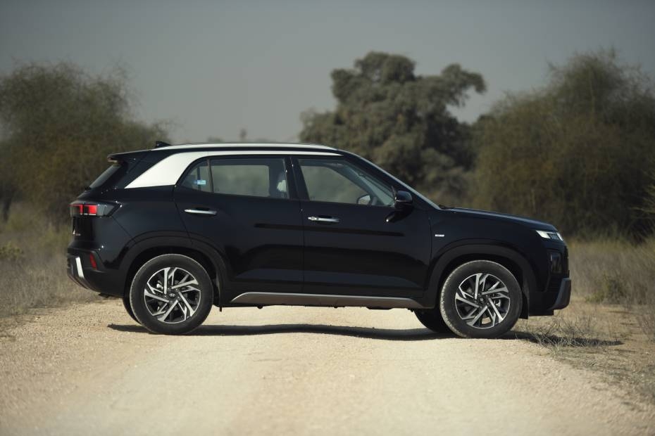 Hyundai Creta Right Side View