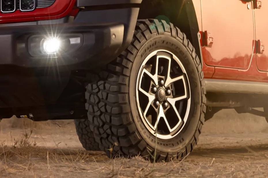 Jeep Wrangler Front Alloy Wheel