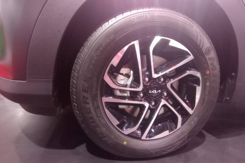 Kia Caren Wheel