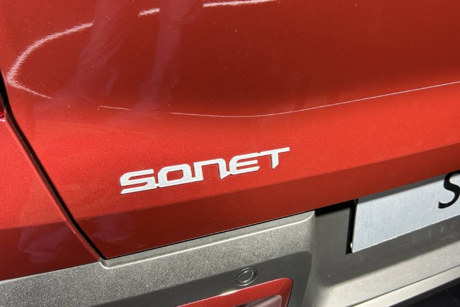 Kia Sonet Emblems