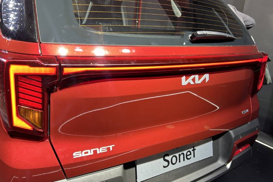 Kia Sonet Tail Light