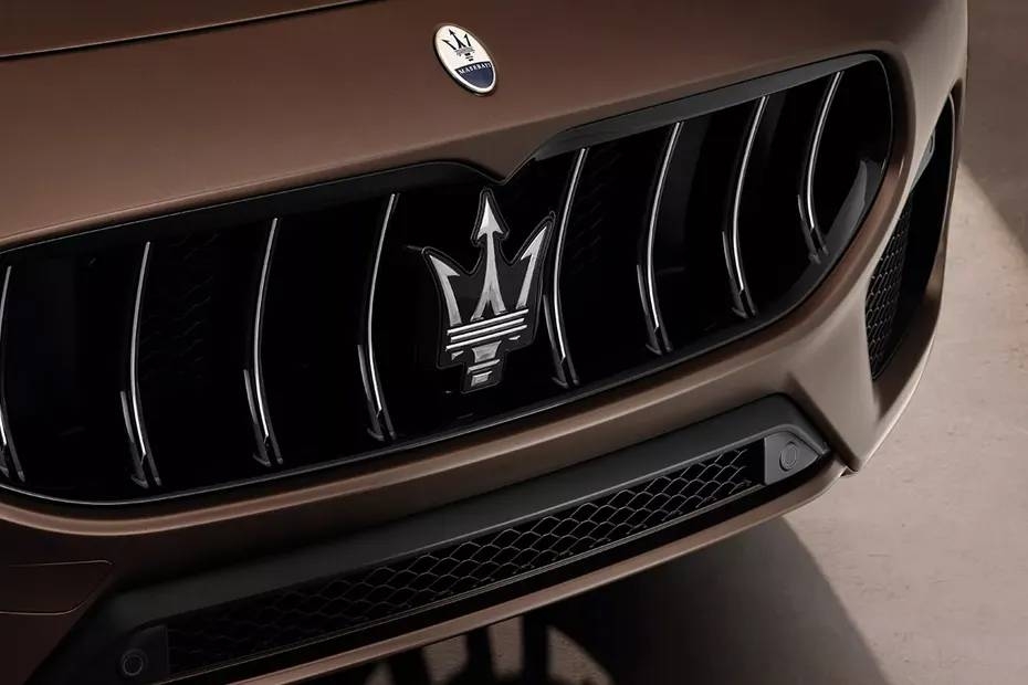 Maserati Grecale Grille