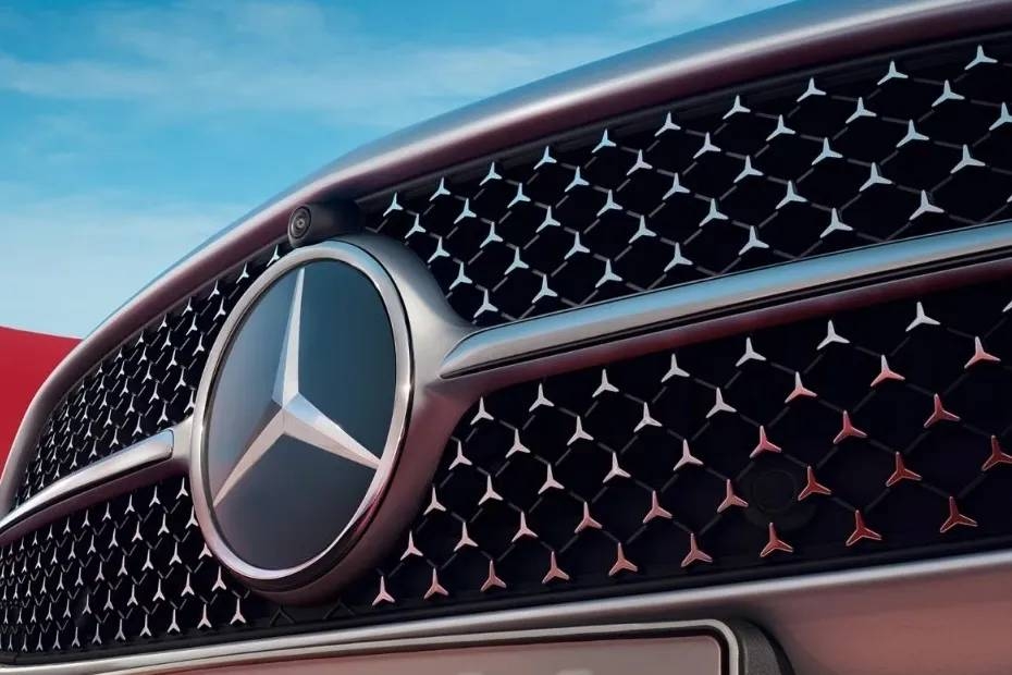 Mercedes-Benz C-Class Grille