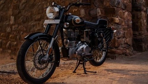 Royal Enfield Bullet 350 versus KTM 200 Duke