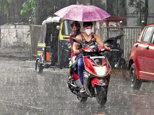 Using umbrellas is Banned on two-wheelers