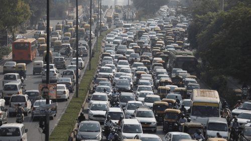 Delhi Government Reimposes Ban on BS3 Petrol, BS4 Diesel Cars as AQI Soars Over 400