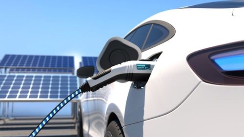 Driving an Electric Car in Summer: Tips and Precautions