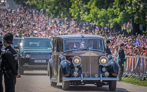 Story of the Official State Car of the British Royalty: Queen Elizabeth & King Charles love for Phantom