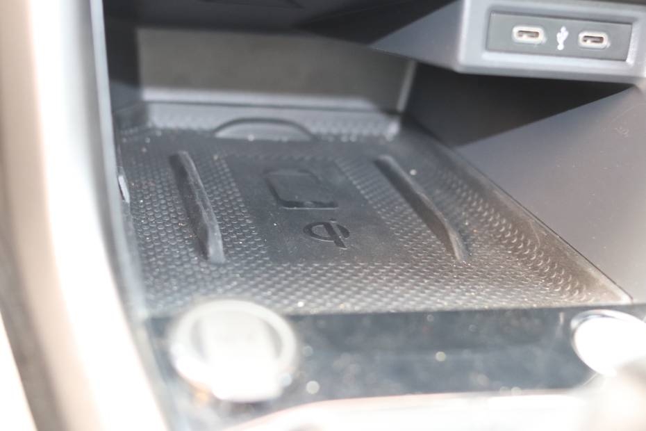 Volkswagen Taigun Wireless Charging Point