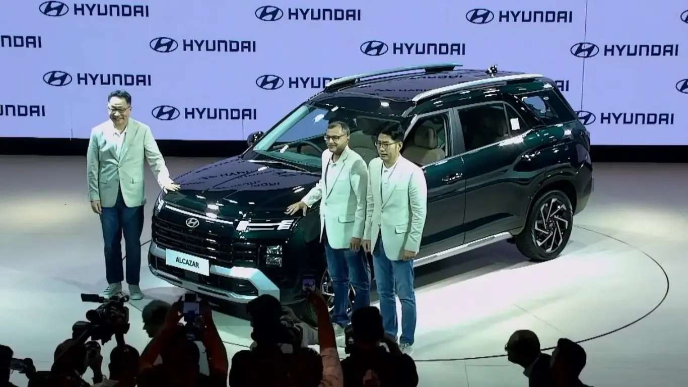 Hyundai Launches Alcazar Facelift, Priced at Rs. 14.99 Lakh news