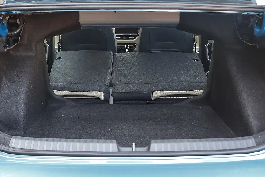 Skoda Slavia Bootspace Rear Seat Folded: 521 litres