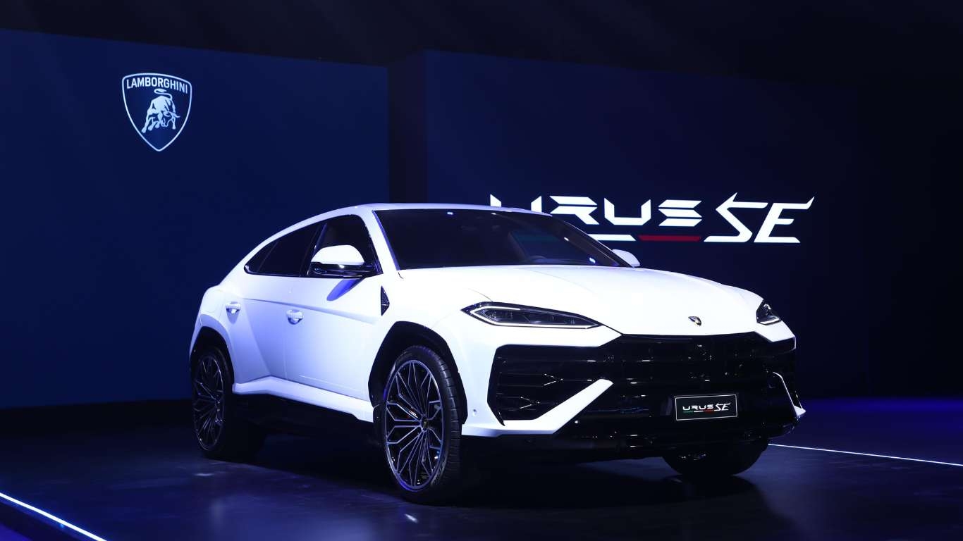 Lamborghini Launches the Urus SE Hybrid in India, Priced at Rs 4.57 Crore news