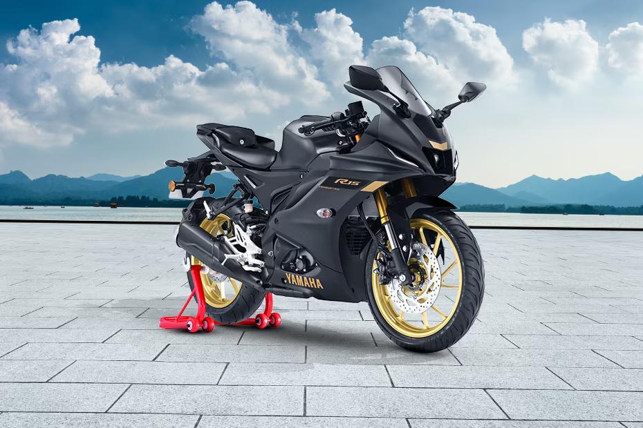 Yamaha R15 Launched in India; Available in New Color & Affordable Pricing
