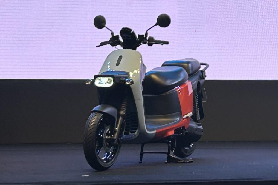 Gogoro Crossover front image