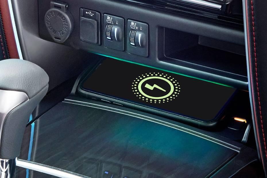 Fortuner Legender Wireless Charging