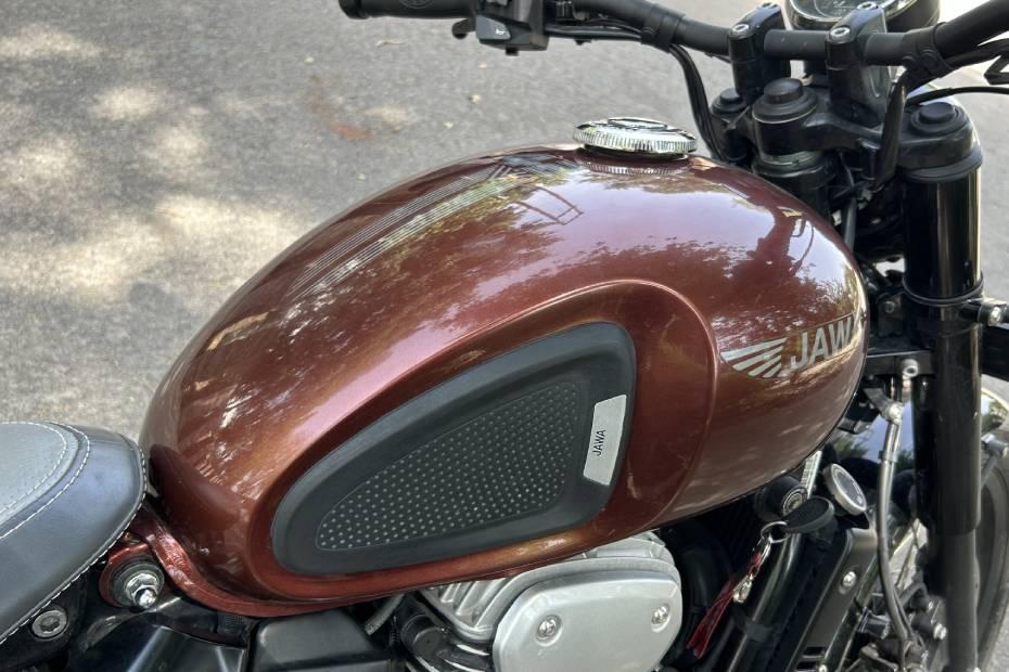 Jawa 42 bobber fuel tank