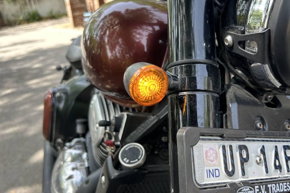 Jawa 42 bobber indicator