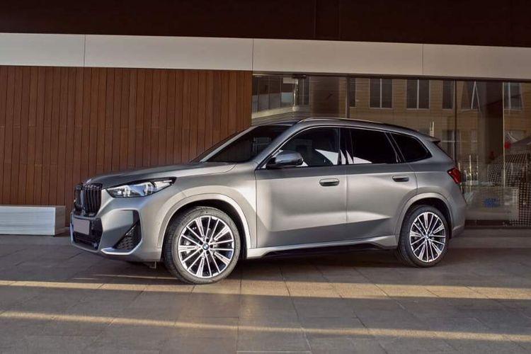 BMW X1 Left Side View BMW X1 Left Side View