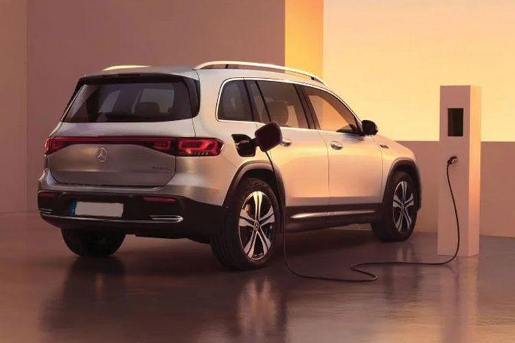 Mercedes-Benz EQB Right Rear Three Quarter Mercedes-Benz EQB Right Rear Three Quarter