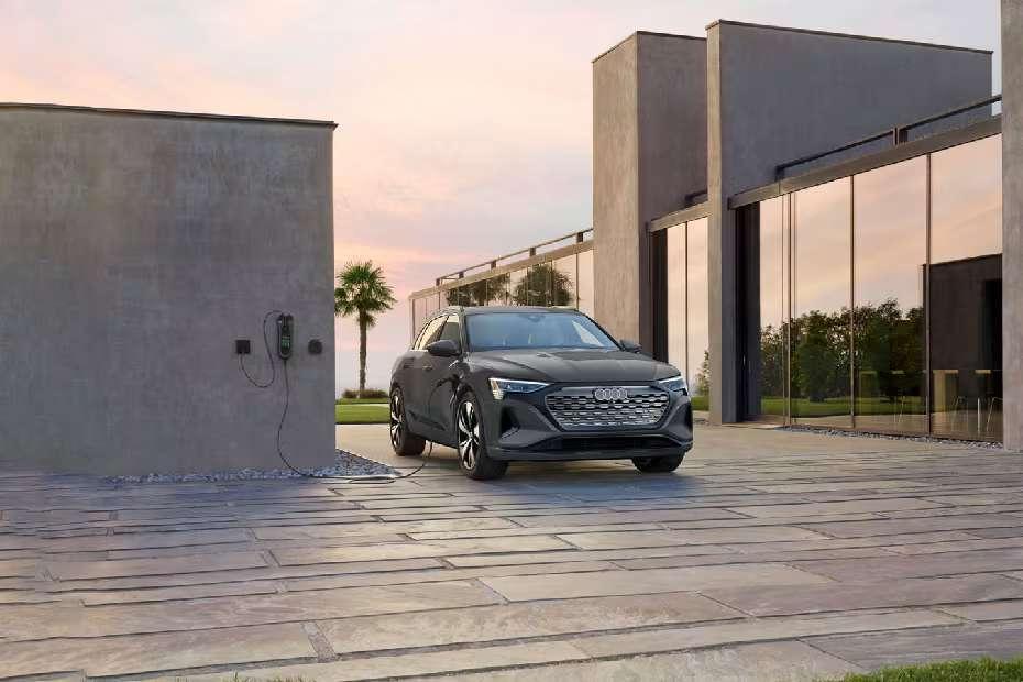 ऑडी Q8 ई-ट्रॉन ऑडी Q8 ई-ट्रॉन