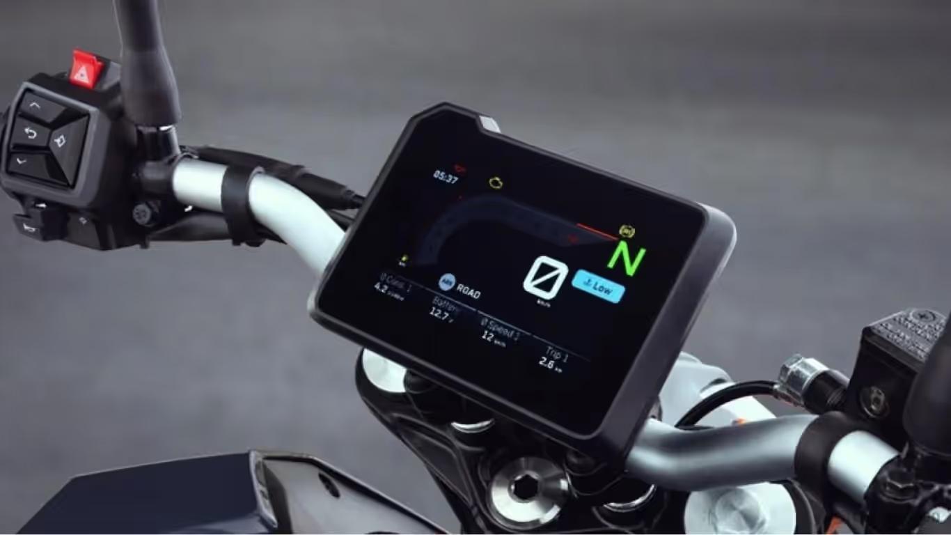 KTM 160 Duke Now Offers A 5-inch TFT Display At Rs 1.78 Lakh KTM 160 Duke Now Offers A 5-inch TFT Display At Rs 1.78 Lakh
