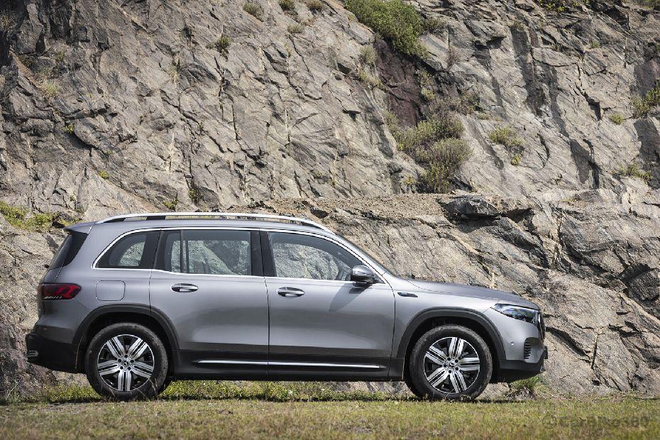 Mercedes-Benz EQB Right Side View Mercedes-Benz EQB Right Side View